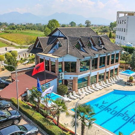 Hotel Vila Aeroport Rinas Екстериор снимка