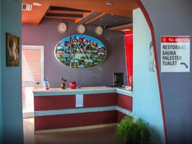 Hotel Vila Aeroport Rinas Екстериор снимка