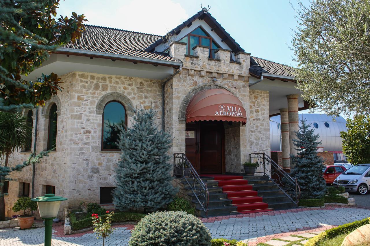 Hotel Vila Aeroport Rinas Екстериор снимка