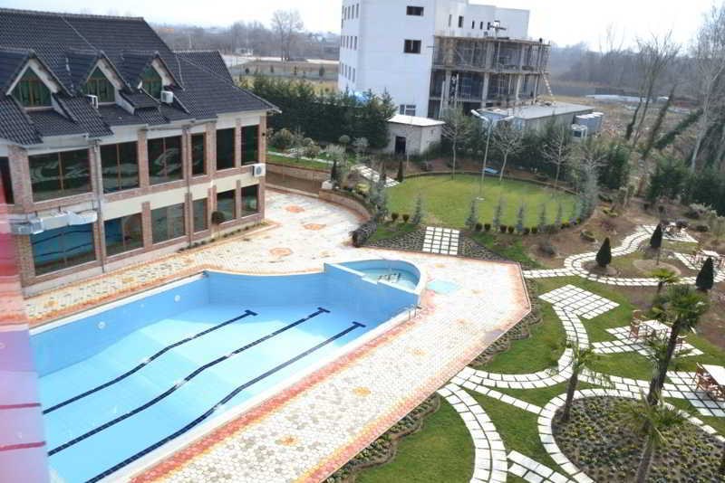 Hotel Vila Aeroport Rinas Екстериор снимка